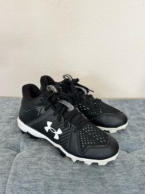Under Armour BIG Boys Leadoff Low Junior Baseball Football Cleat Shoes size 6.5
